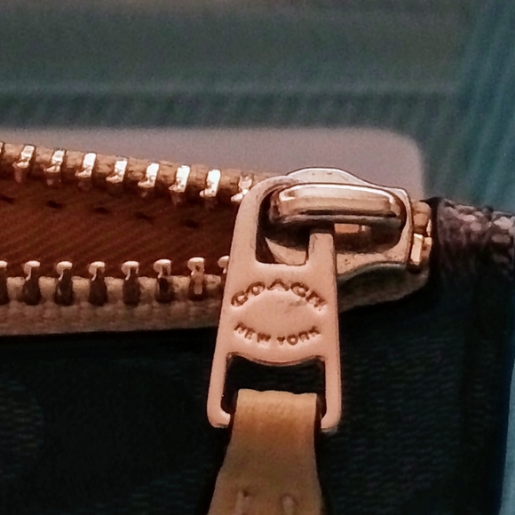 SOLD Coach F10607 Mini Skinny ID Case Wallet Buttercup Yellow Signature Tan - Picture 8 of 8